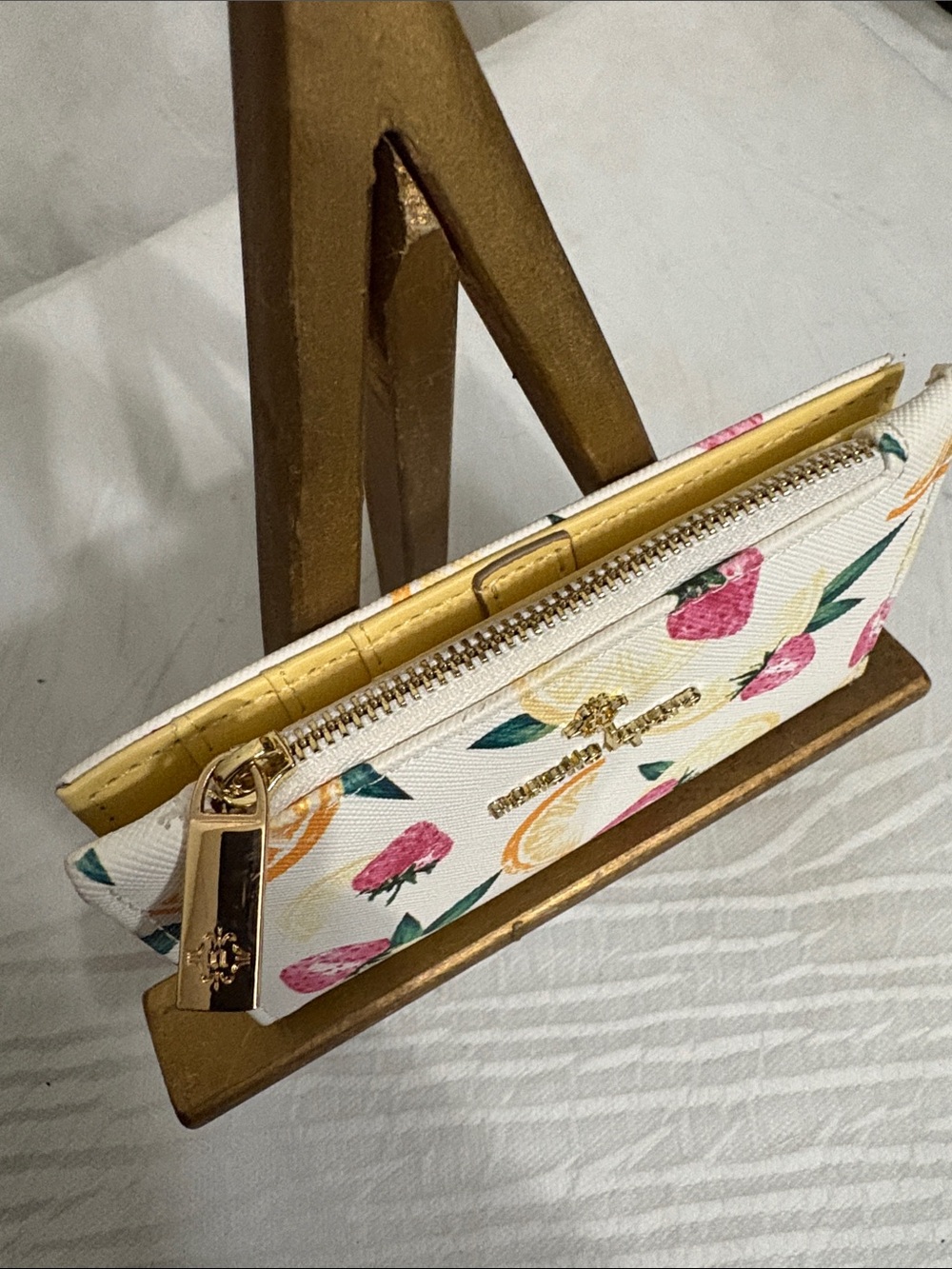 nanette lepore White Strawberry & Citrus Zip Wallet NWOT - Picture 2 of 6